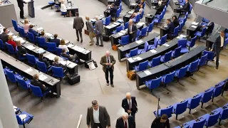 Eklat im Bundestag: Bis einer geht