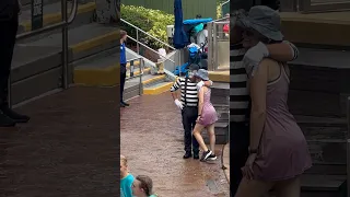 This is a good change 😂🤭 Tom mime SeaWorld #seaworldmime #funny #seaworld #tomthemime