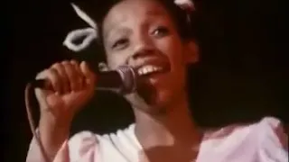 Sister Sledge - Who Is She And What Is She To You (Live In London)