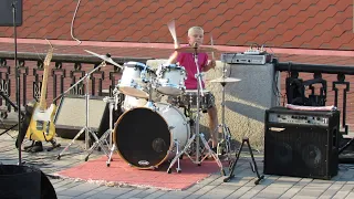 MONATIK - Vitamin D - Drum Cover - Live  - Дай мне ударных - Street drummer - Илья Варфоломеев