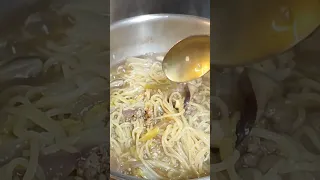 EASY BUT INCREDIBLY DELICIOUS #noodlesrecipe #cabbage #mushroomrecipe #noodlessoup #panlasangpinoy