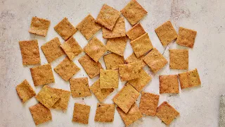 How To Make Crackers (Keto, Gluten-Free, Vegan, Healthy Recipe)