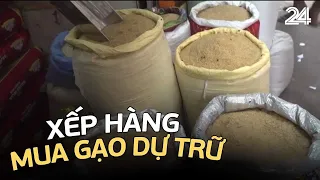 Lo khủng hoảng lương thực, nhiều người xếp hàng dài mua dự trữ gạo | VTV24