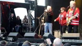 Randy Bachman—You Ain't Seen Nothin' Yet / Taking Care of Business—Live @ Vancouver 2010-02-28