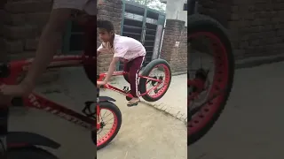 fat bike cycle stunt