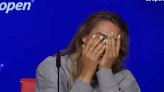 Sabalenka's laughter attack in the middle of the conference 😁