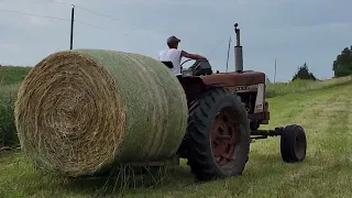 Farmall 656 Hauling Hay Bales with a 2pt Bale Mover