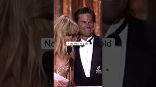 Kurt Russell and Goldie Hawn presenting at the Oscars 📺🎥🤣❤️ #kurtrussell #goldiehawn #oscars