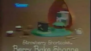 VINTAGE 80'S STRAWBERRY SHORTCAKE BERRY BAKE SHOP COMMERCIAL