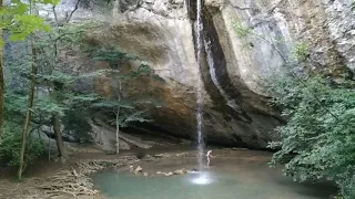 Самый живописный водопад Крыма водопад Козырек Байдарская долина