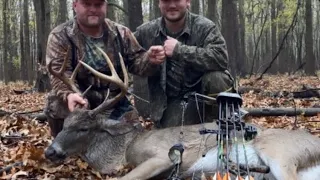 Big woods Bow Hunt Arkansas Public Land Buck at 10 Yards!