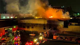 [ Brooklyn 4th Alarm Box 82] Heavy Fire Rips thru Massive Warehouse; Fire from the Roof + Timelapse