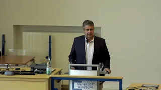 Vortrag Sigmar Gabriel an der Universität Würzburg mit Prof Peter Bofinger