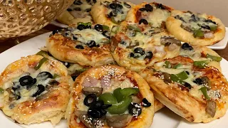 How to prepare Delicious Mini Pizzas at home