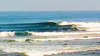 Long-period swell wraps into Central American pointbreak