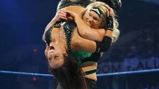 SmackDown: Beth Phoenix vs. Layla