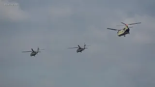 2x Sikorsky UH-60 Black Hawk & Boeing CH-47F Chinook USAF 3rd CAB Eindhoven Airport 2 Juli 2020