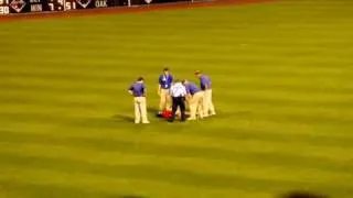 Guy Tasered after disrupting Phillies Game!!