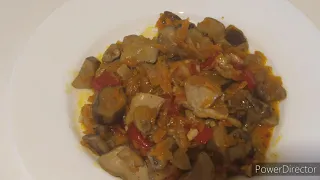 Солянка грибная с овощами луком, морковкой и болгарским перцем.