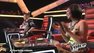 Darlene sings Girl on Fire Blind Audition