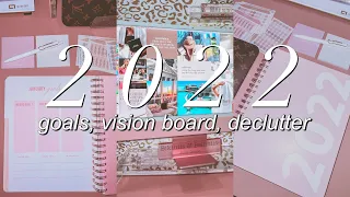 GETTING MY LIFE TOGETHER | 2022 goals, vision board, + declutter