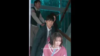they are so thirsty and zombie can't hear them in rain so they try to escape 🤯 #kdrama