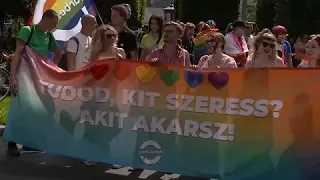 Mehr als 10.000 bei Budapest Pride gegen Orbans Anti-LGBTQ-Gesetz