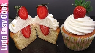 Homemade Strawberry Cupcakes with Buttercream Frosting Recipe - КАПКЕЙКИ с Клубникой - BÁNH CUPCAKE