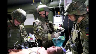 Defense minister visits the Bundeswehr medical service in Ulm