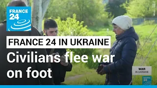 In Ukraine’s Kherson region, civilians flee Russian-held areas on foot • FRANCE 24 English