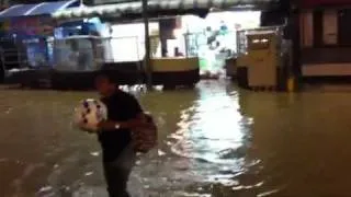 Night market Chiangmai flood - 2011