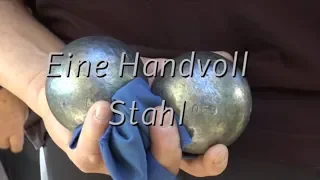 "Eine Handvoll Stahl" - eine Reportage über das Boule-Spiel von Gabi und Wolfgang Wergowski