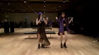 Jennie and Lisa covering Miley Cyrus's verse in "23"
