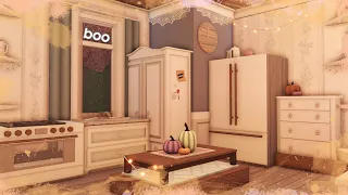 Building an Autumn House in Bloxburg w/ Anix & Faulty