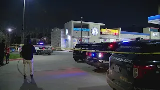 2 teens shot during fight at SE Houston restaurant, gas station, police say