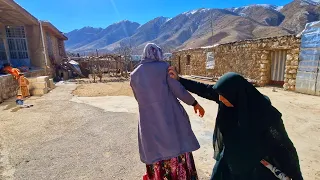 Throwing out a nomadic woman with her two children by her mother-in-law.