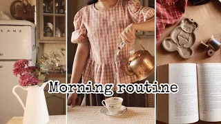 Morning routine: spending some quality time alone. #slowliving #quietliving