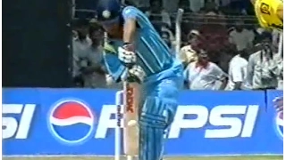 Sachin Tendulkar 62 off 38 Balls vs Australia 2001 | India vs Australia 4th ODI 2001 at Vizag