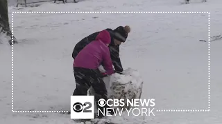 New Yorkers enjoy snowy morning in Central Park