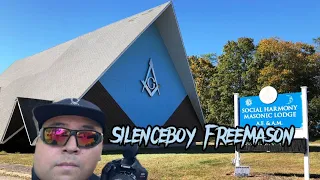 Lowlife Silenceboy is a Freemason pathetic. He's showing off his money from the haters. lmao🙄