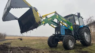 Риємо ЗЕМЛЮ❌ щелепним ковшом Трактор МТЗ 892👍  з Навантажувачем Галтех 🚜Пиляємо дрова👍