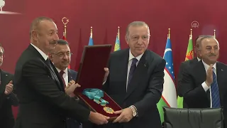 Cumhurbaşkanı Erdoğan, Azerbaycan Cumhurbaşkanı Aliyev'e "Türk Dünyası Ali Nişanı" takdim etti