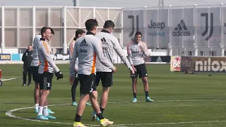 Full squad Rondo's | Juventus training