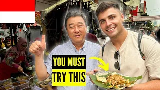 First Impressions of Jakarta 🇮🇩｜Kind Local Buys us Food 🤗