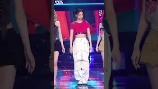 Yuna and Yeji dancing to Aespa's GIRLS