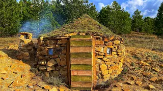 Bushcraft Survival Shelter Building from Stone – Camping in Heavy Rain and Thunderstorm, Fireplace