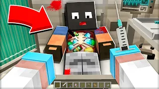 WHAT is INSIDE ROBBER? SCARY SURGEON in Minecraft NOOB vs PRO vs HACKER vs GOD