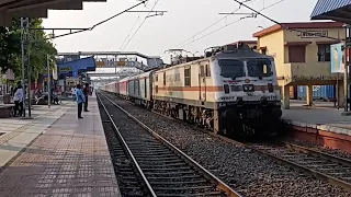 12304 New Delhi - Howrah Junction  Poorva Express Skipping Dankuni Junction #indianrailways #viral