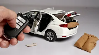 Realistic Miniature Honda City | Grace 1:18 Diecast Model Car