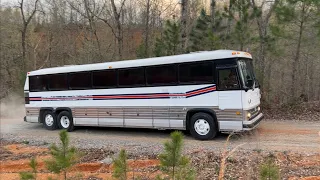 Very sick detroit diesel 6v92TA.  Engine smokes badly, leaking oil, mci vintage bus mc9